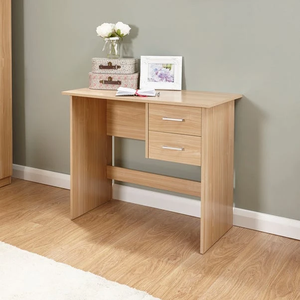 GFW Panama Desk 1 GFW Panama Desk